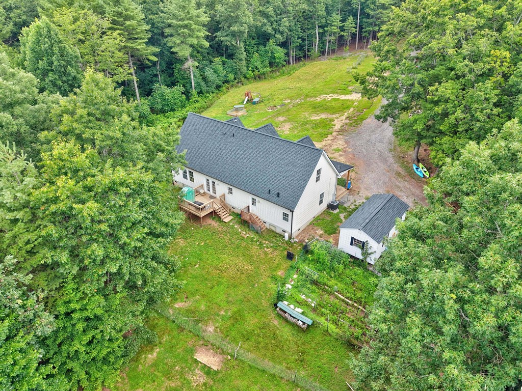 208 Bearclaw Ln Property Photo 7