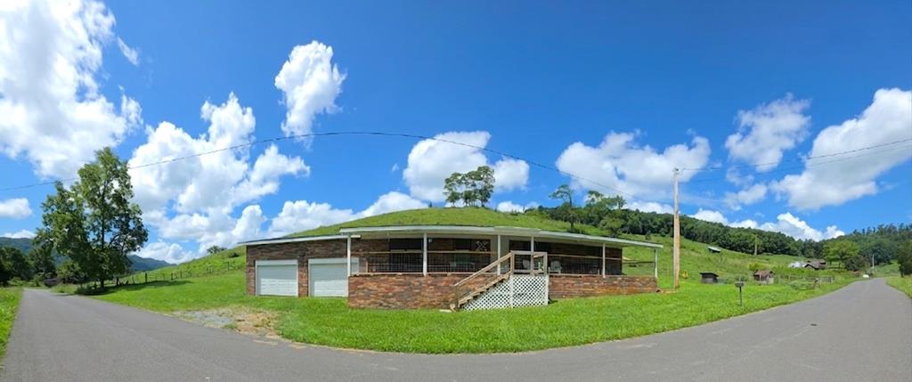 3881 Moccasin Valley Road Property Photo 1