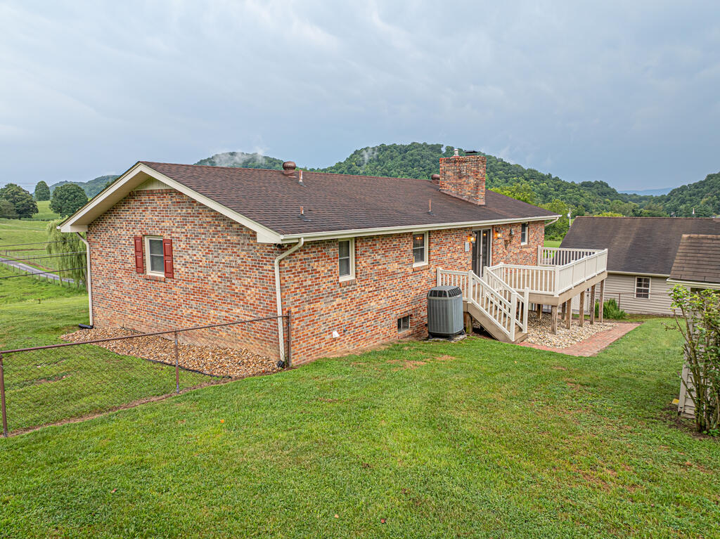 20306 Benhams Rd Property Photo 10