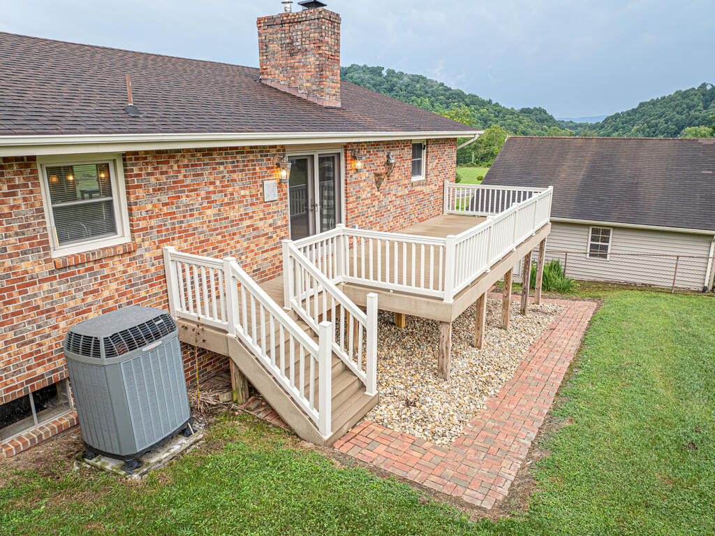 20306 Benhams Rd Property Photo 12
