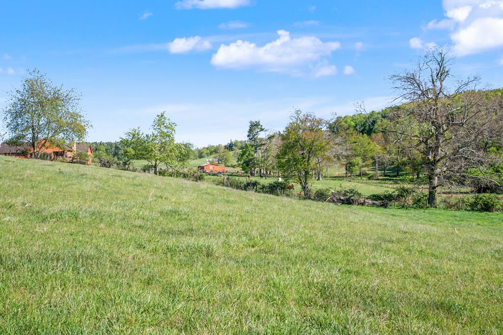 1370 Graysville Road Se Property Photo 1