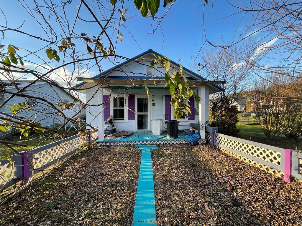 202 Hampton St Property Photo 1