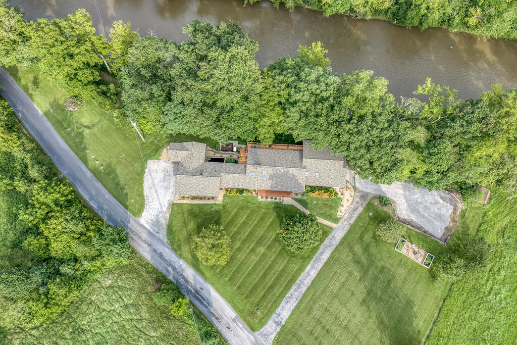 19080 North Fork River Rd Property Photo 2
