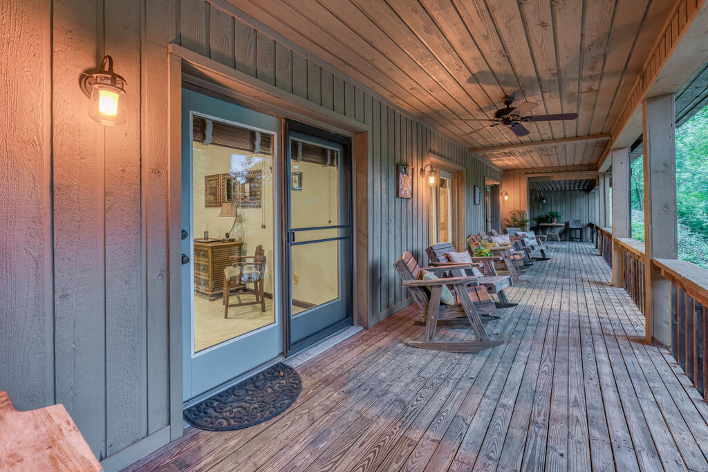 19080 North Fork River Rd Property Photo 27