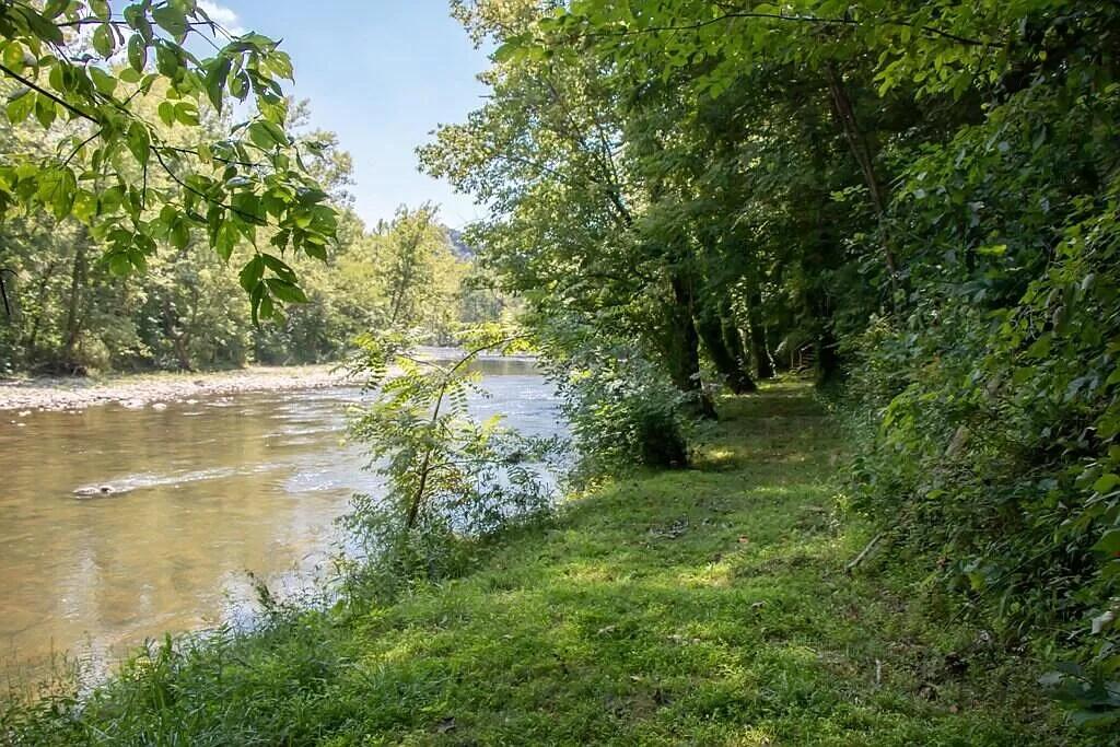 19080 North Fork River Rd Property Photo 47