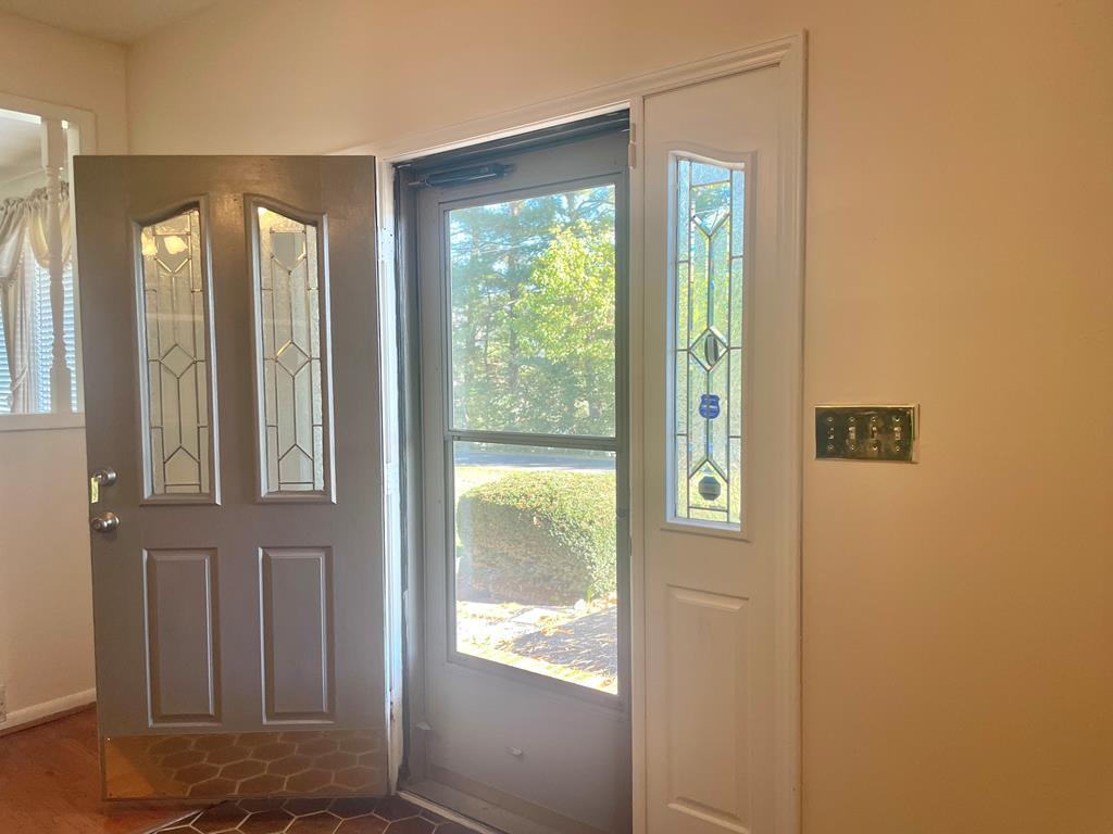 261 Fair St Property Photo 2