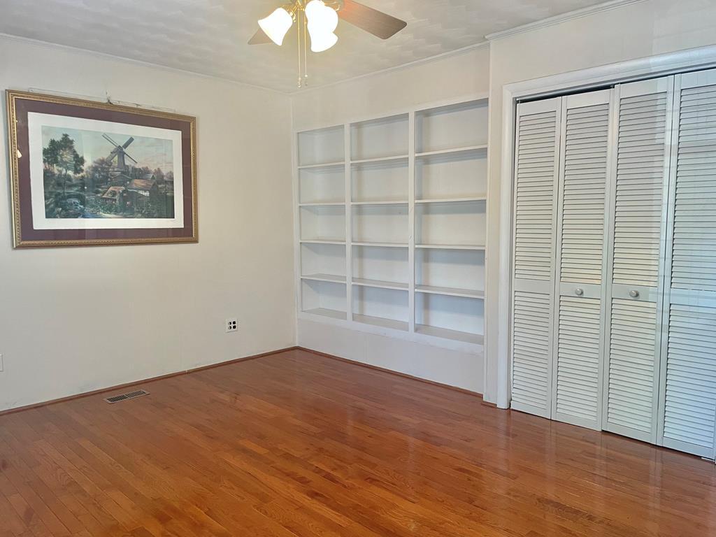 261 Fair St Property Photo 8