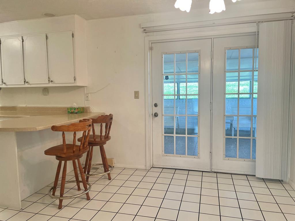 261 Fair St Property Photo 11
