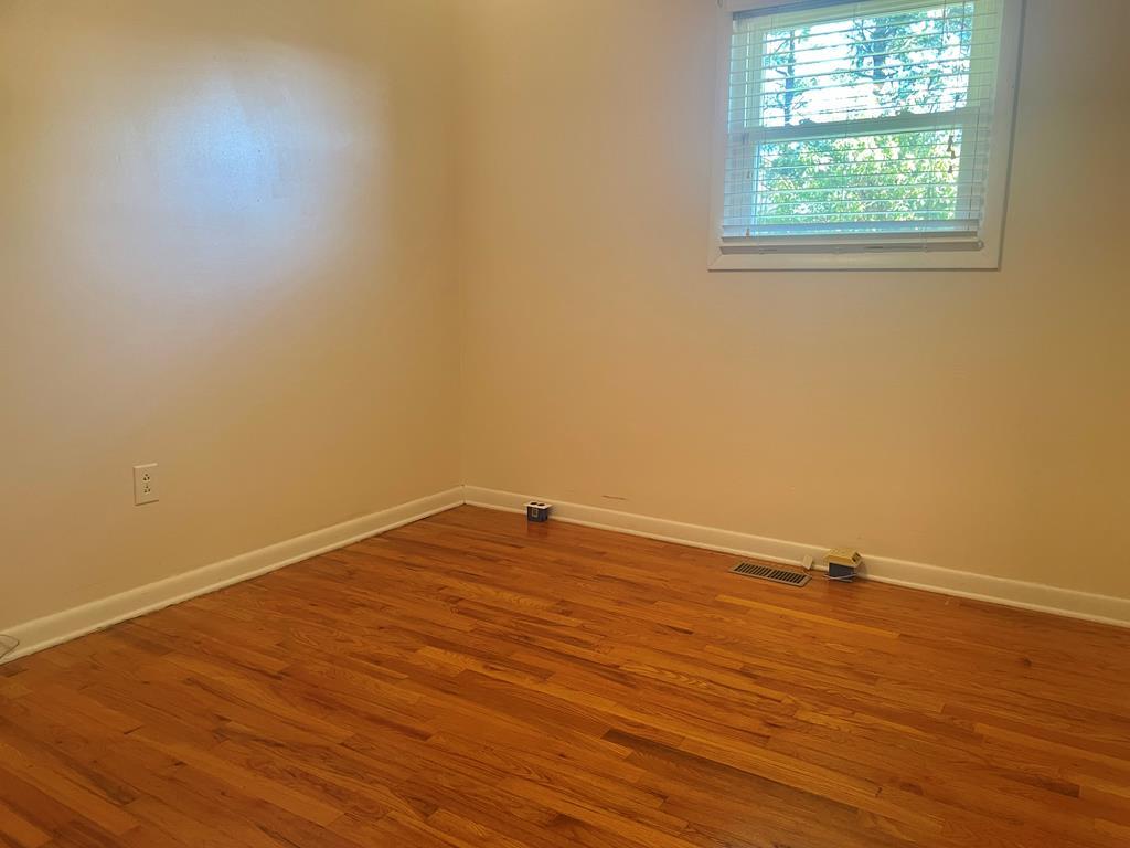 261 Fair St Property Photo 14