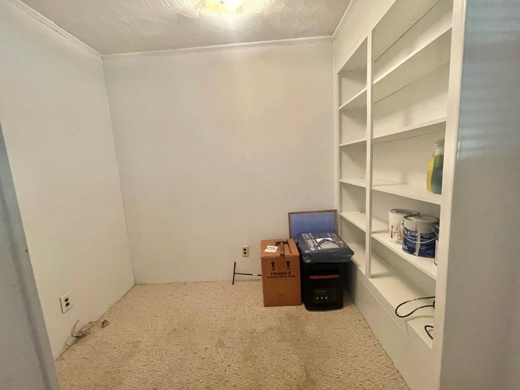 261 Fair St Property Photo 21