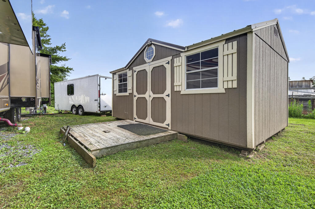 15410 Double C Drive Property Photo 3