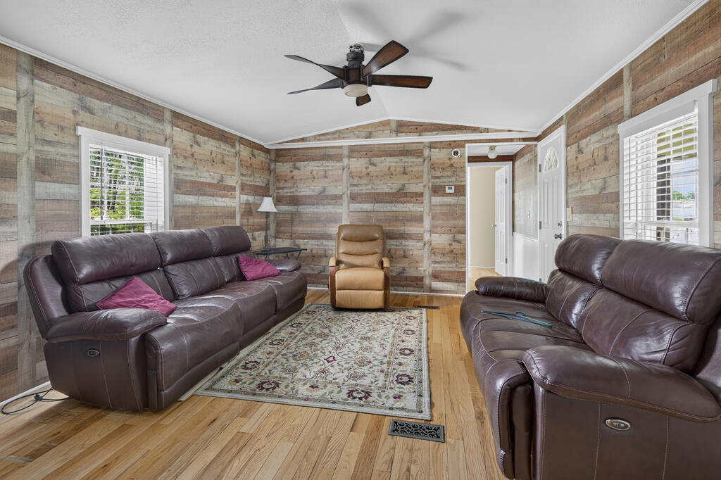 15410 Double C Drive Property Photo 4