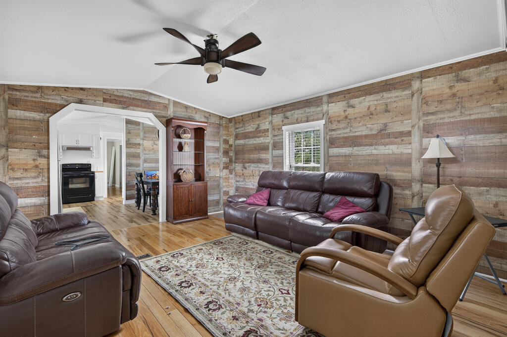 15410 Double C Drive Property Photo 5