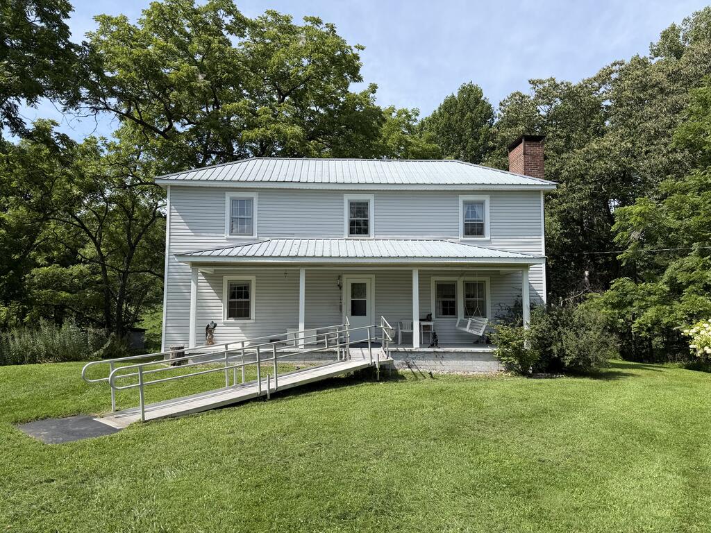 8211 Squirrel Spur Rd Property Photo 1