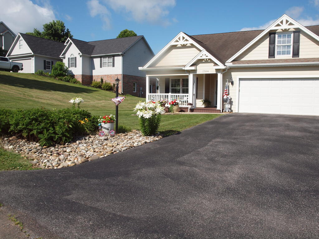 17004 Sedona Drive Property Photo 1