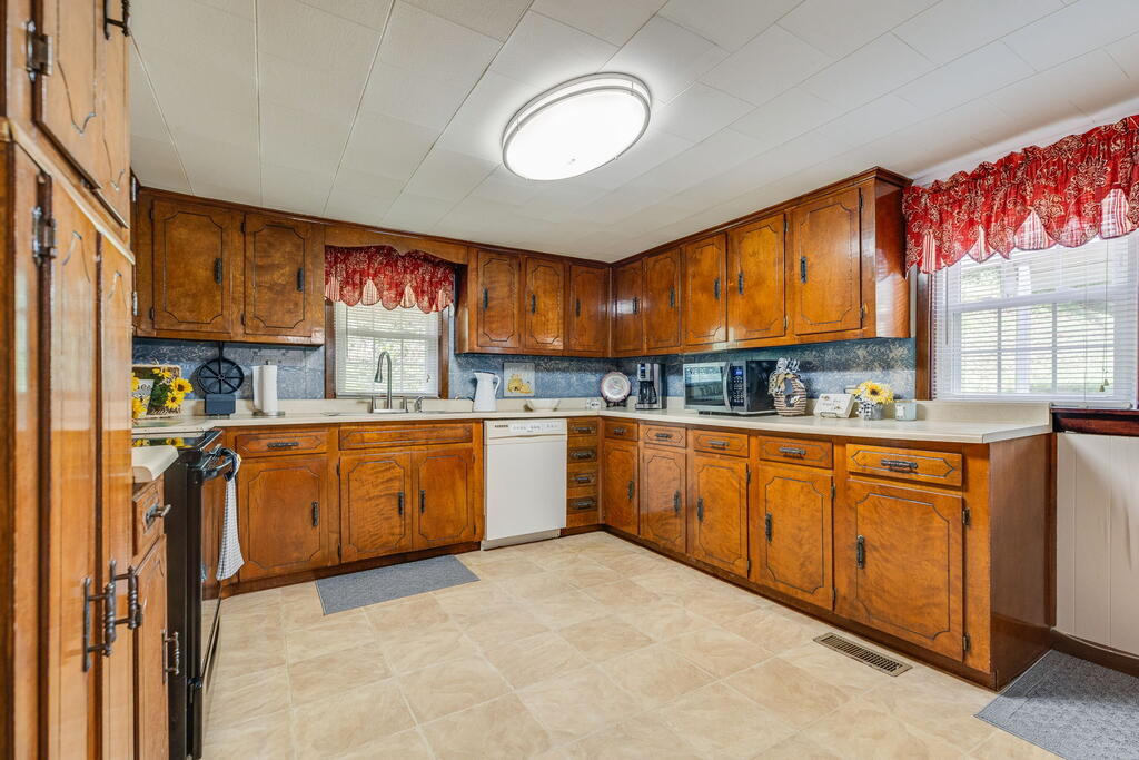 9729 Sandlick Rd Property Photo 8