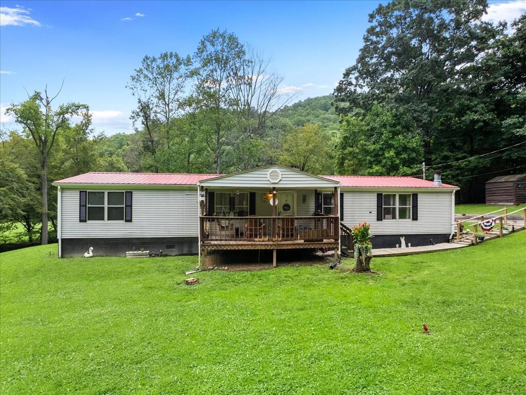 1079 Nicks Creek Road Property Photo 1