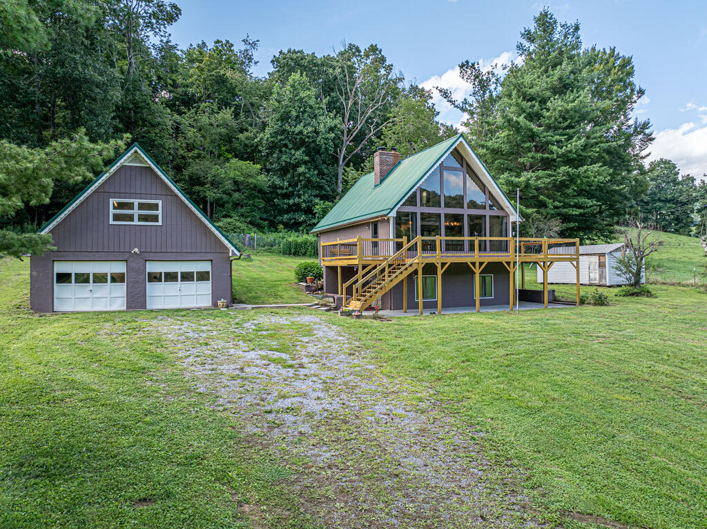28271 Robindale Road Property Photo 6
