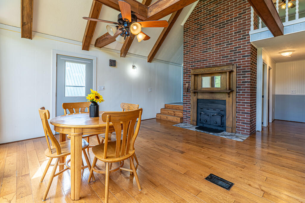 28271 Robindale Road Property Photo 10