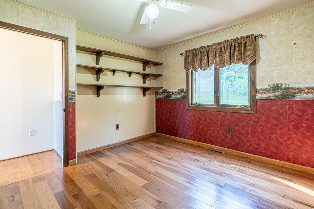 28271 Robindale Road Property Photo 21