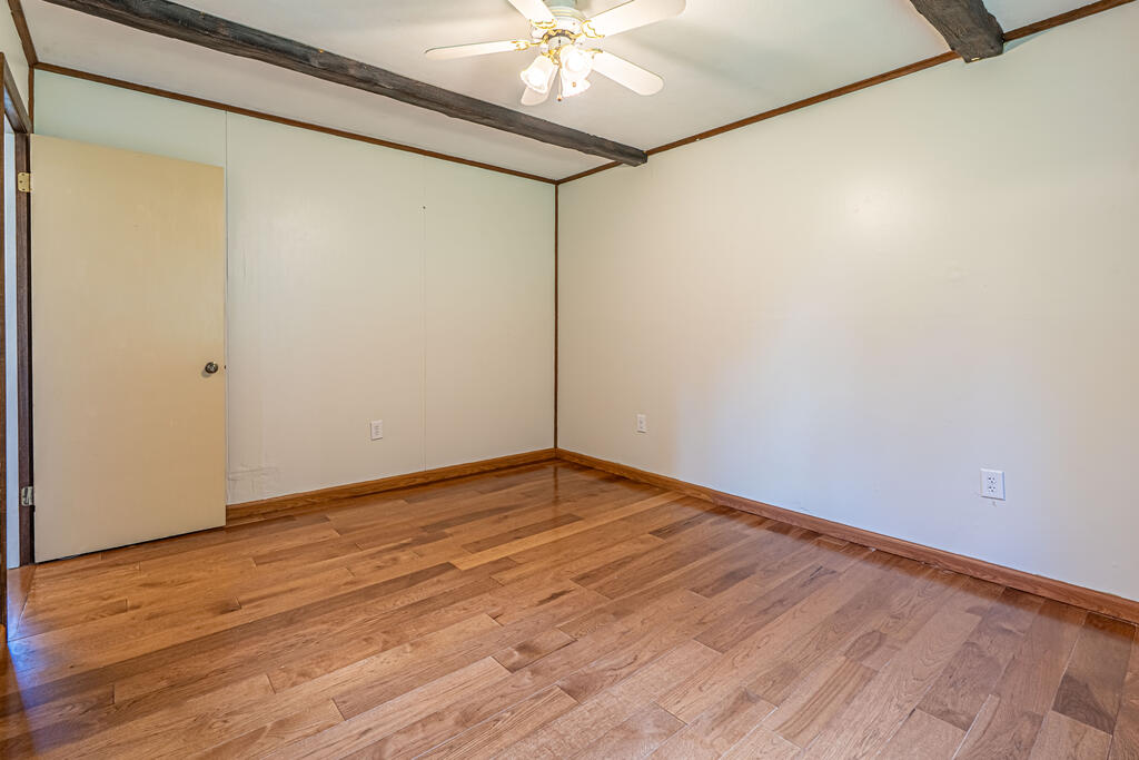 28271 Robindale Road Property Photo 27