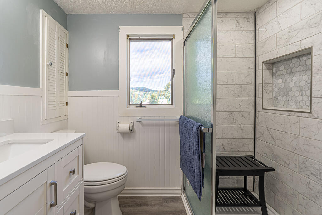 28271 Robindale Road Property Photo 37