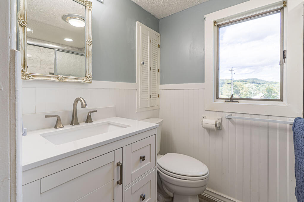 28271 Robindale Road Property Photo 39