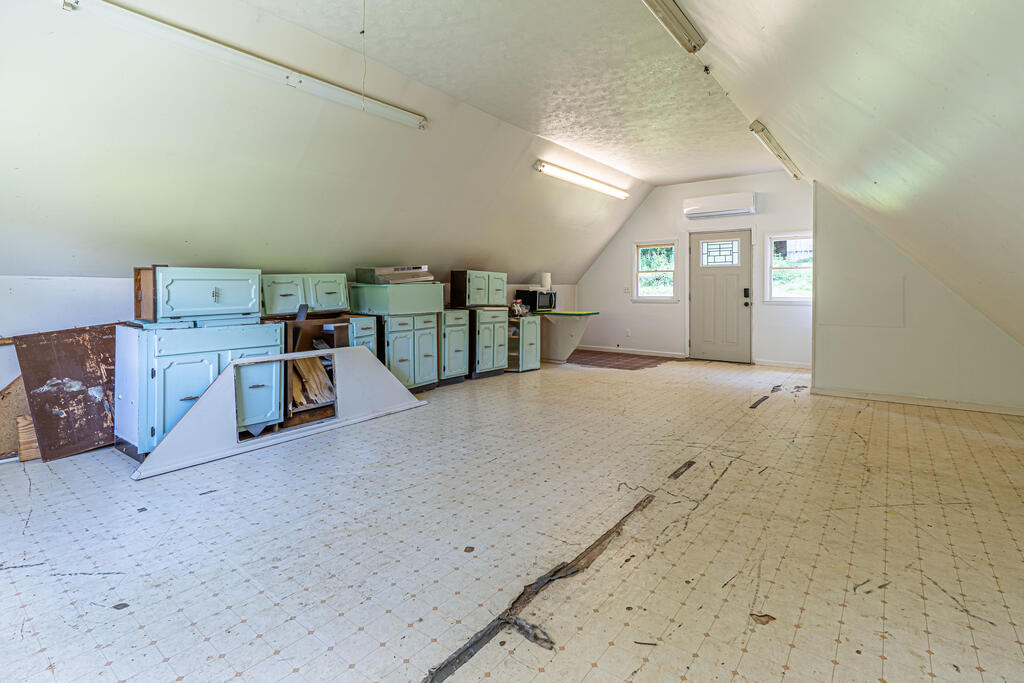 28271 Robindale Road Property Photo 53