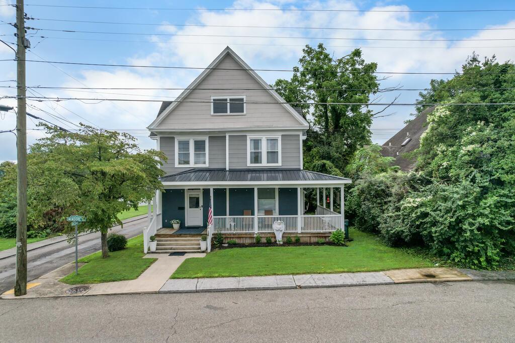 665 Moore Street Property Photo 1