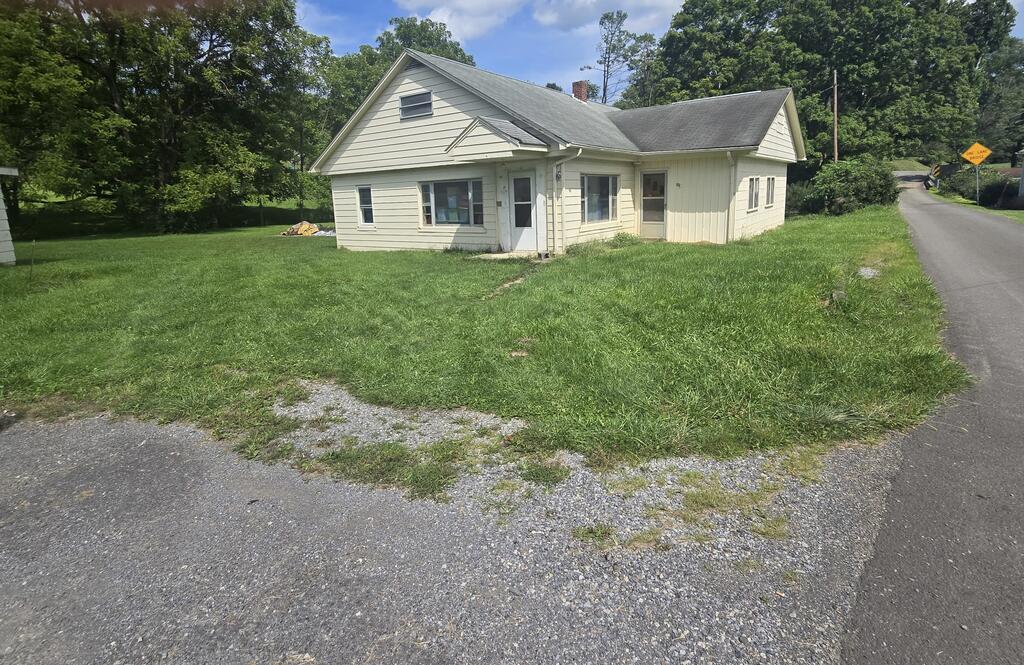33 5th St. Property Photo 1