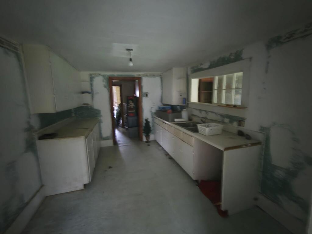 33 5th St. Property Photo 11