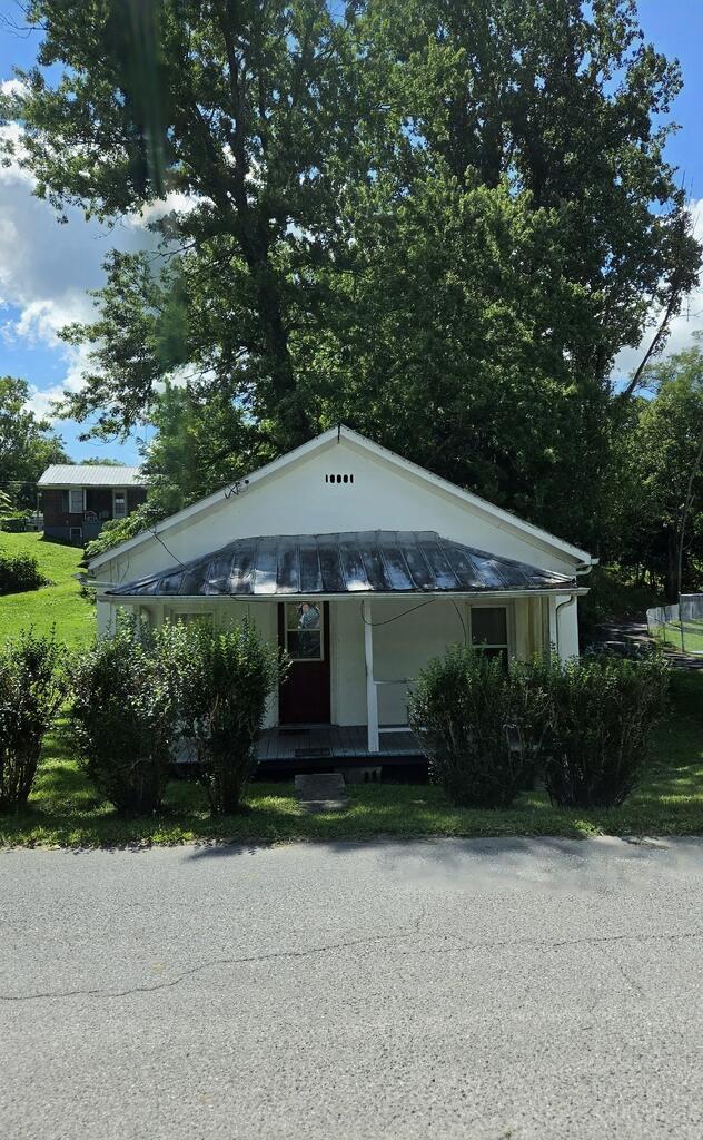218 Walnut Street Property Photo 1
