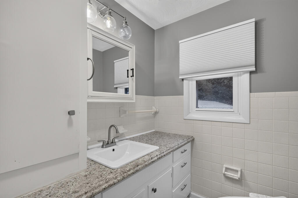 32002 Hollyfield Road Property Photo 13