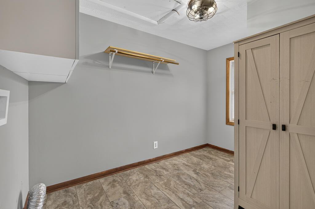 32002 Hollyfield Road Property Photo 14