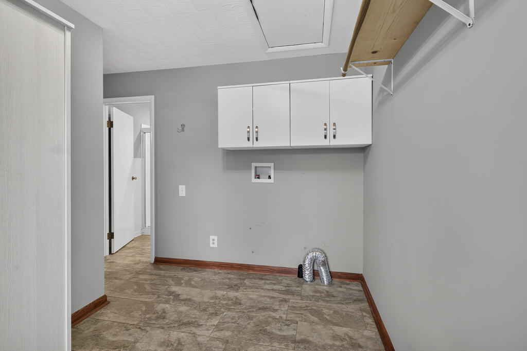 32002 Hollyfield Road Property Photo 15