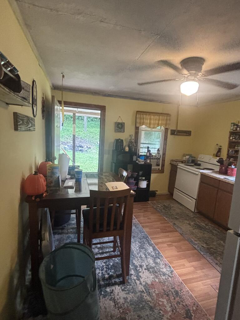 1058 Magic Road Property Photo 3