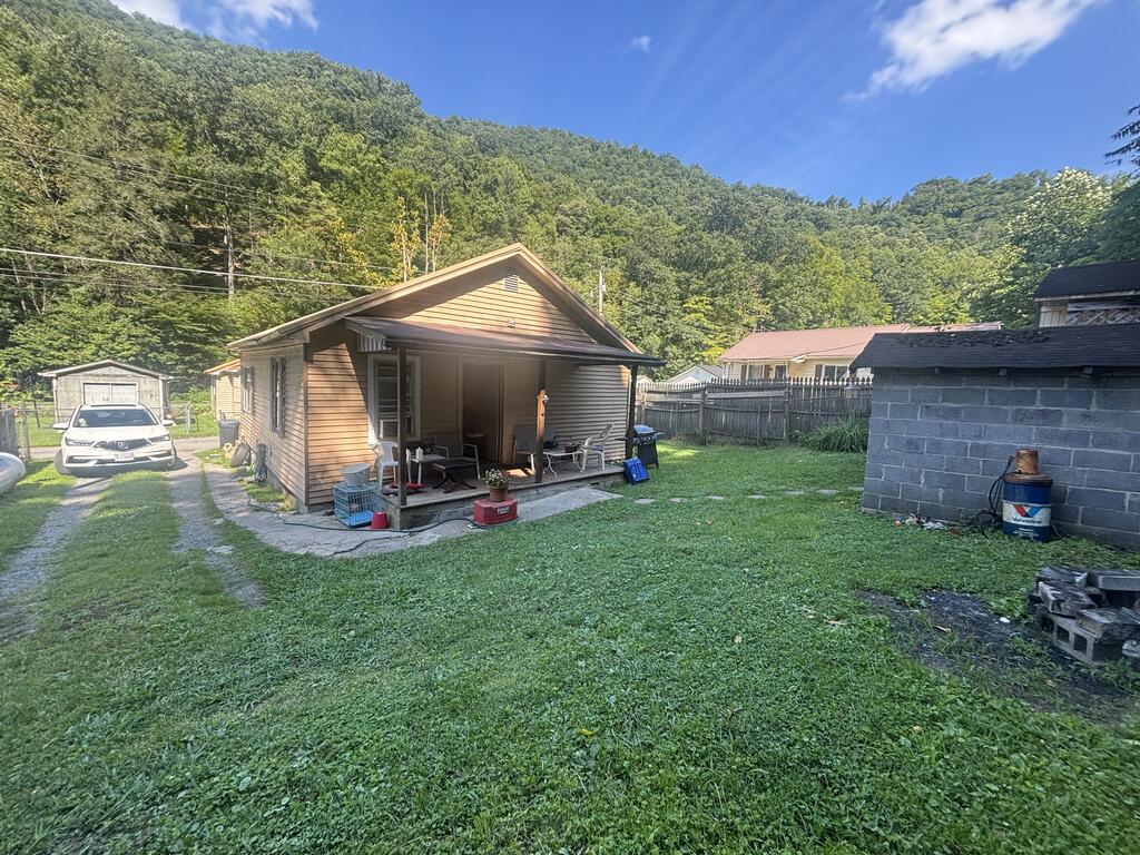 1058 Magic Road Property Photo 13
