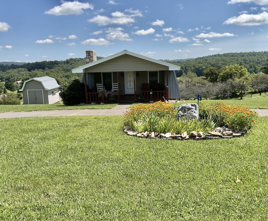 437 Alpine Crest Property Photo 1