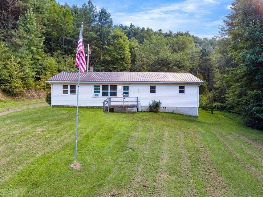 728 Indian Creek Road Nw Property Photo 1