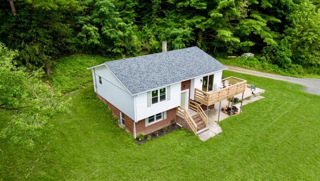 554 Whispering Pines Rd. Property Photo 6