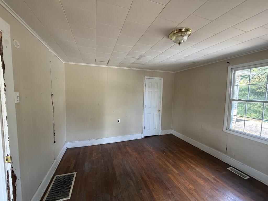 302 Bower Ave Property Photo 8