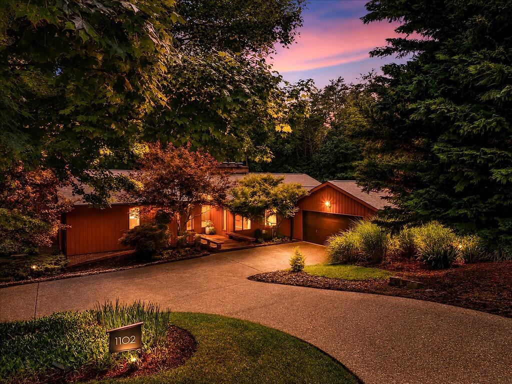 1102 Deerfield Drive Property Photo 1