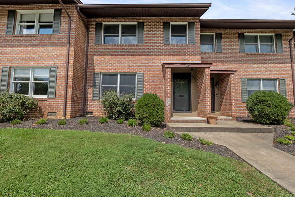 287 Henderson Court Property Photo 1