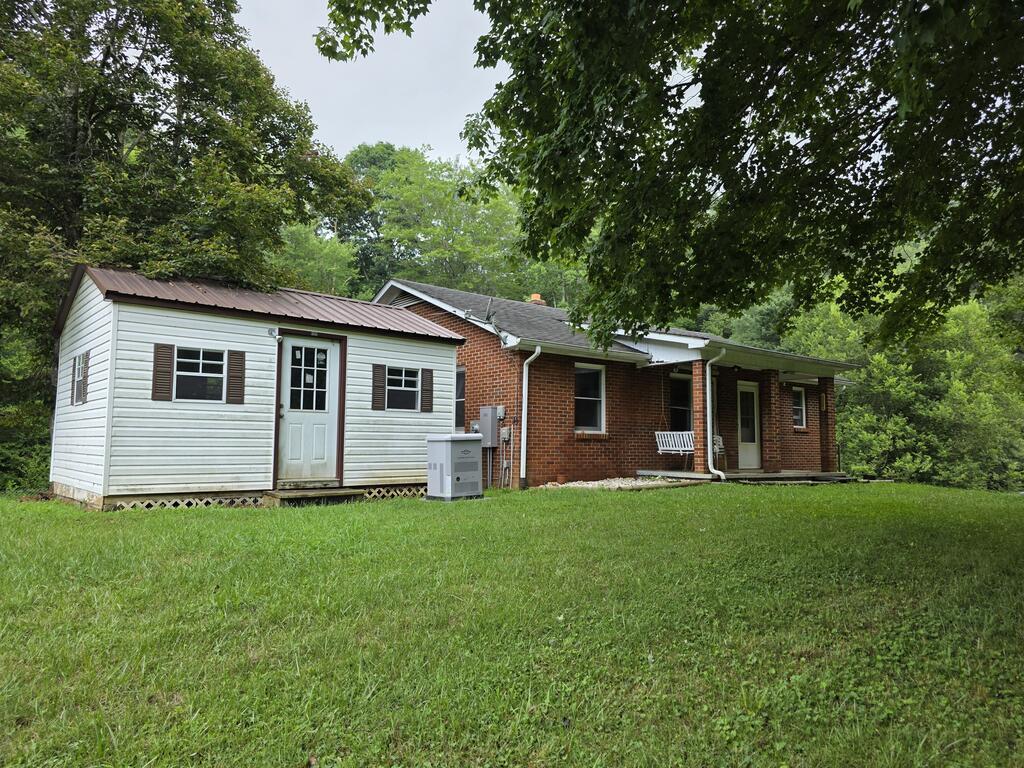 352 Sawmill Hill Rd Property Photo 1