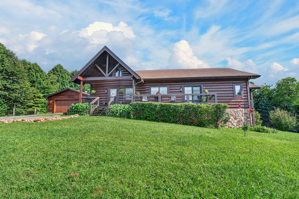 454 Gibson Knob Rd Property Photo 1