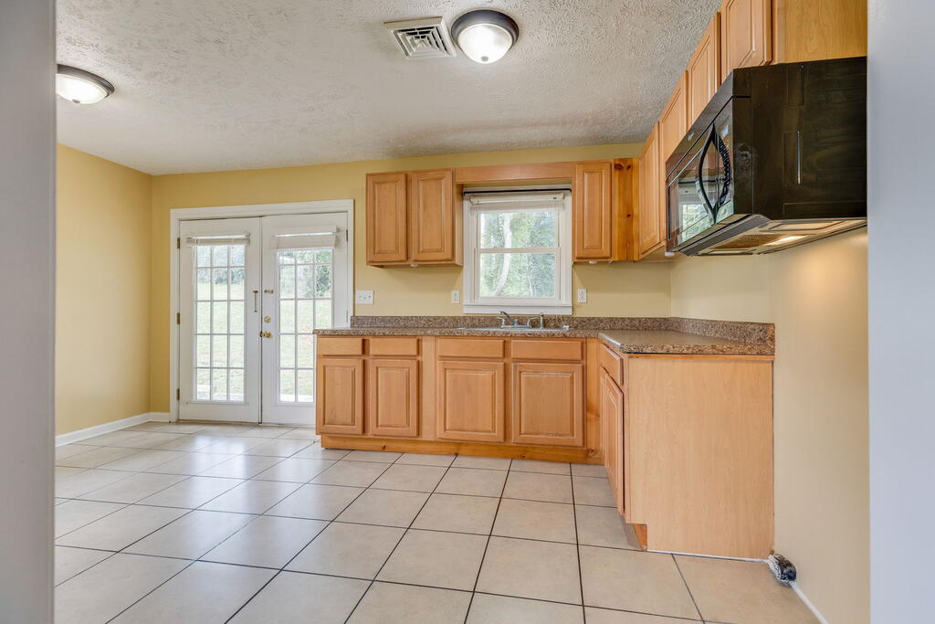 560 Thru Drive Property Photo 5
