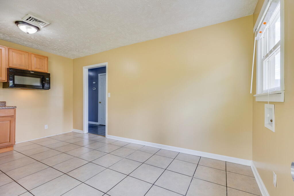 560 Thru Drive Property Photo 7