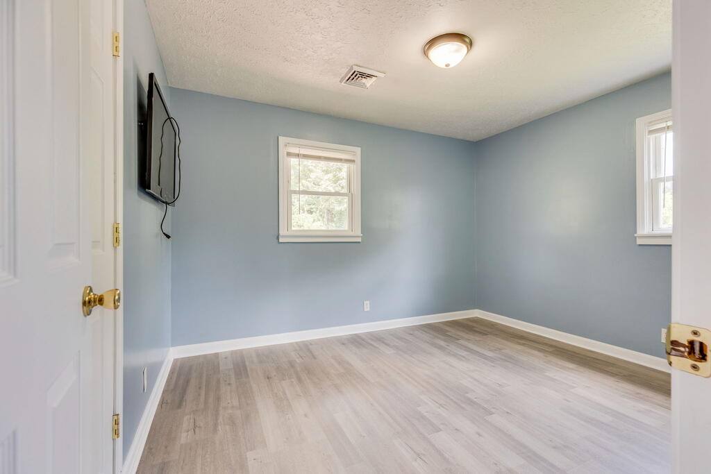 560 Thru Drive Property Photo 9