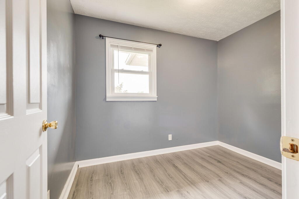 560 Thru Drive Property Photo 12