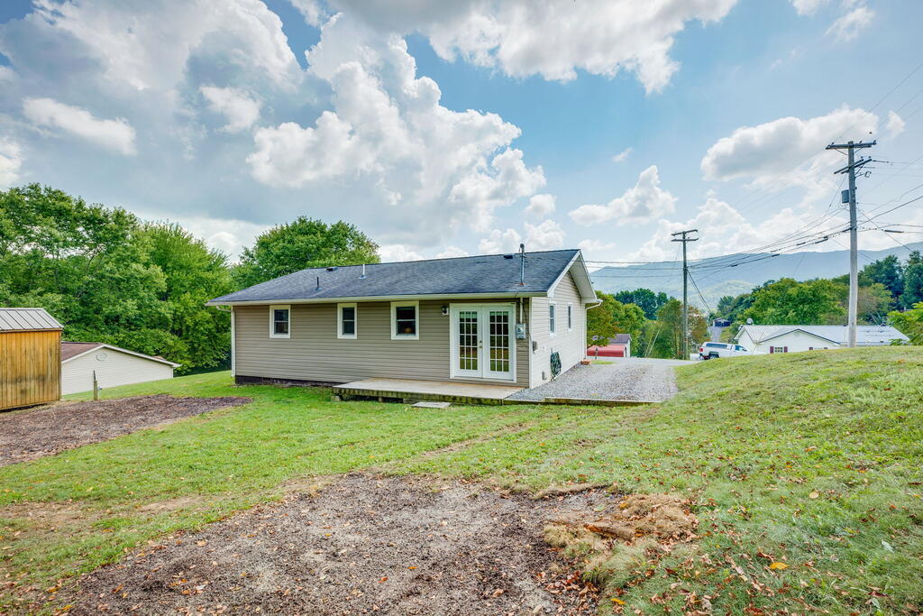 560 Thru Drive Property Photo 17